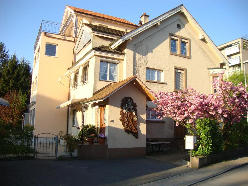 Niros Bed & Breakfast Basel Exterior photo