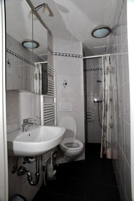 Niros Bed & Breakfast Birsfelden Room photo